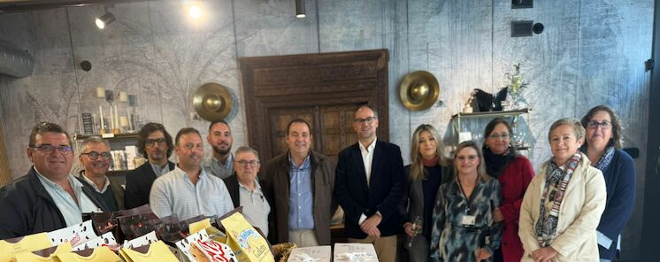 Inauguracin de la tienda de productos delicatessen DEyre Foodie Shop